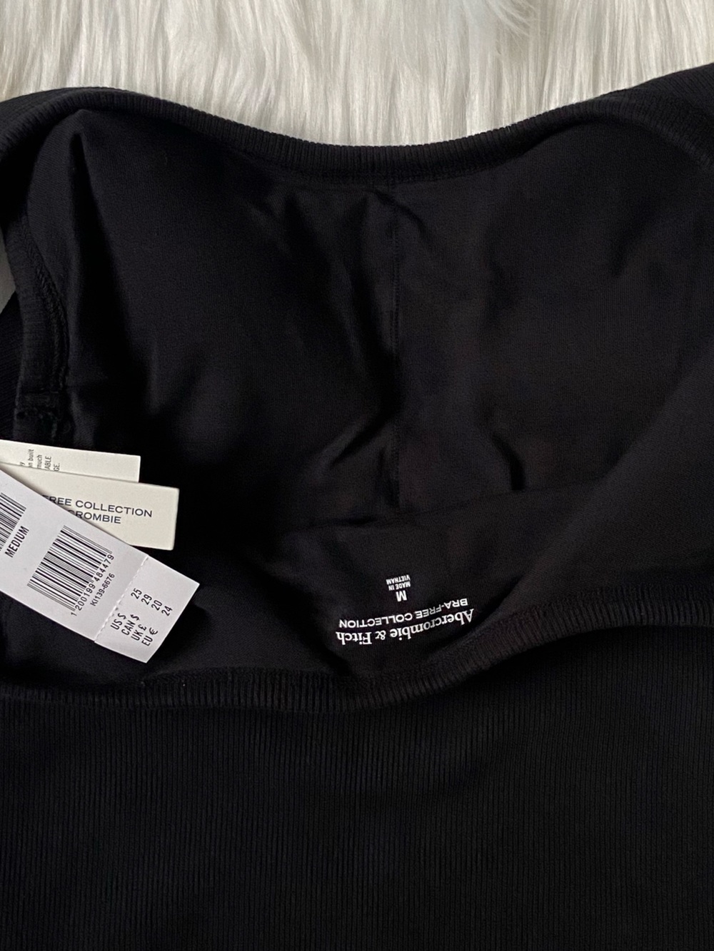 bra-free rib tuckable scoopneck tank - Picture 9 of 10